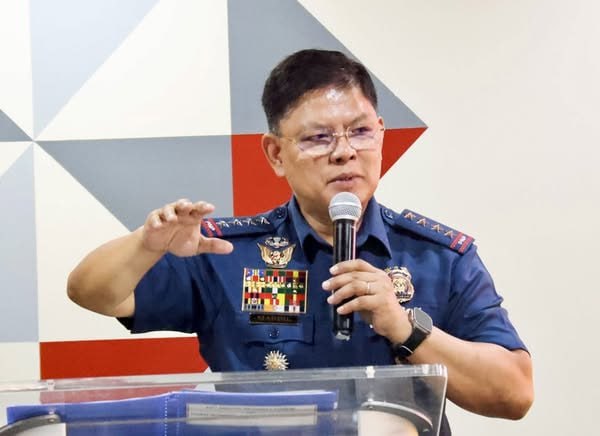 前来探监”1500比索每人！三警员涉嫌勒索探视费遭捕。-棋牌论坛-棋牌策略-棋牌技巧网